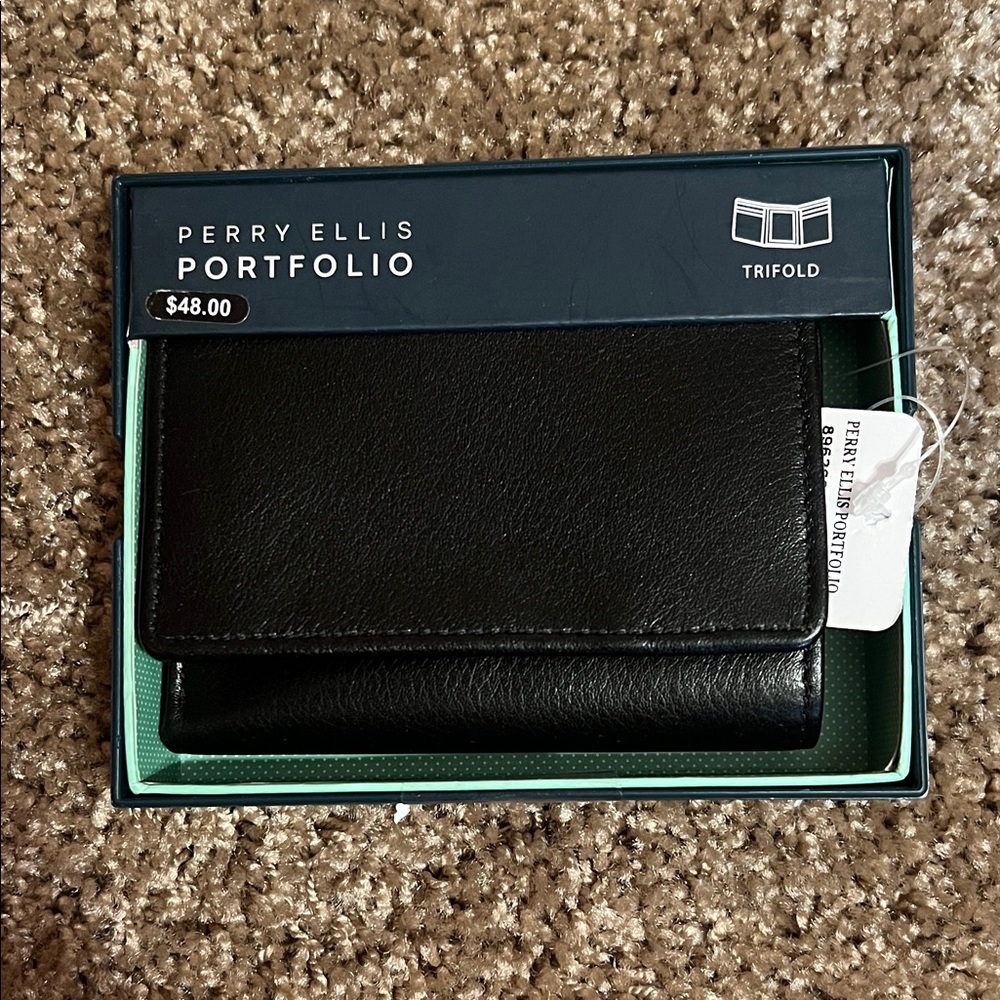 Perry Ellis Black Leather Trifold Wallet